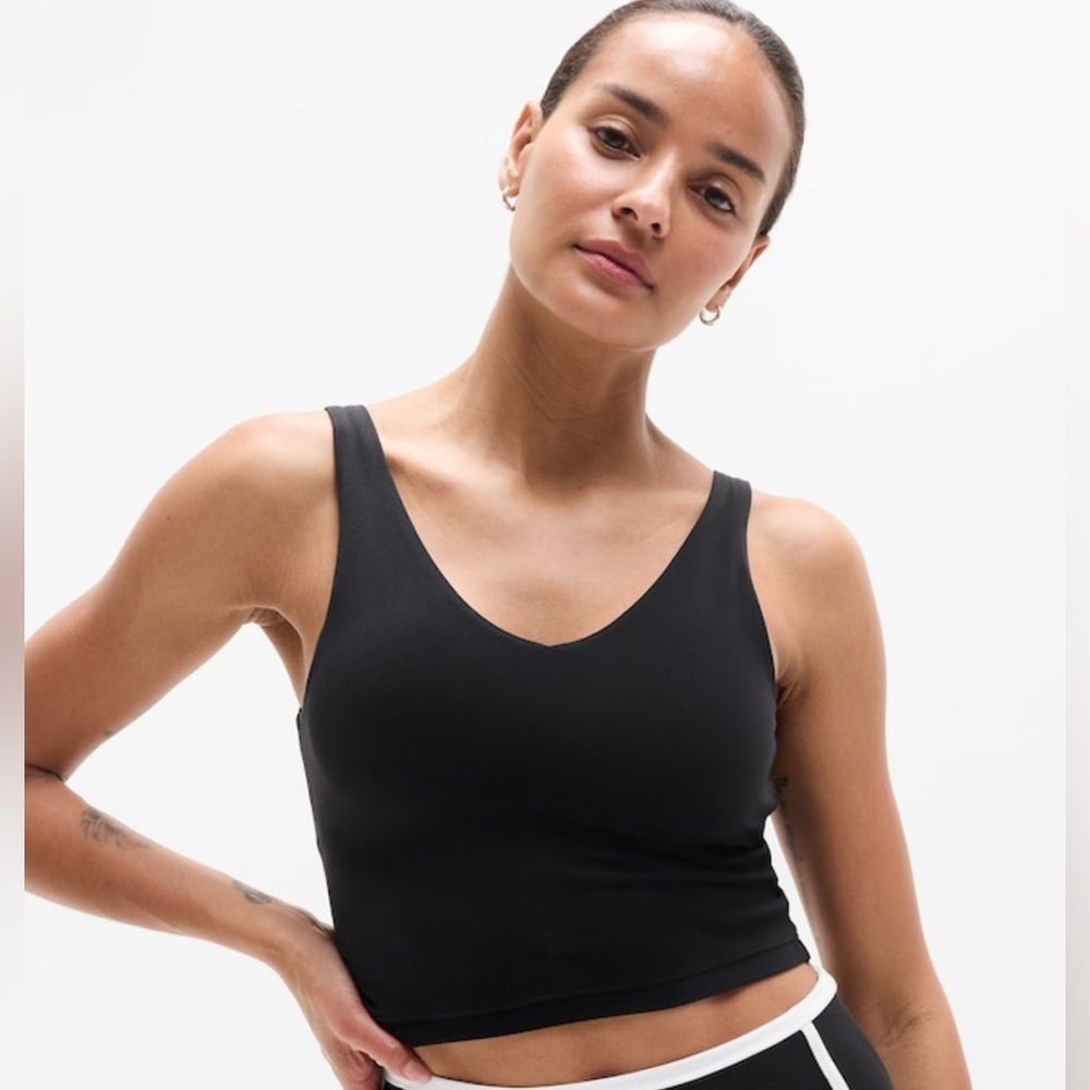 NWT Athleta Transcend V-Neck Crop Black Top Size XL Best for A-C Cups